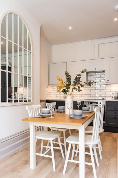 3 Castle Mews Διαμέρισμα Σαλισμπέρι Εξωτερικό φωτογραφία