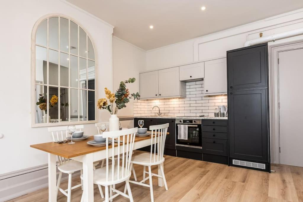 3 Castle Mews Διαμέρισμα Σαλισμπέρι Εξωτερικό φωτογραφία